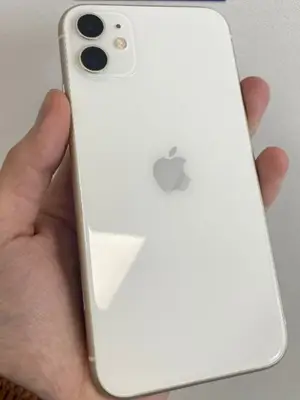 iPhone 11 très propre