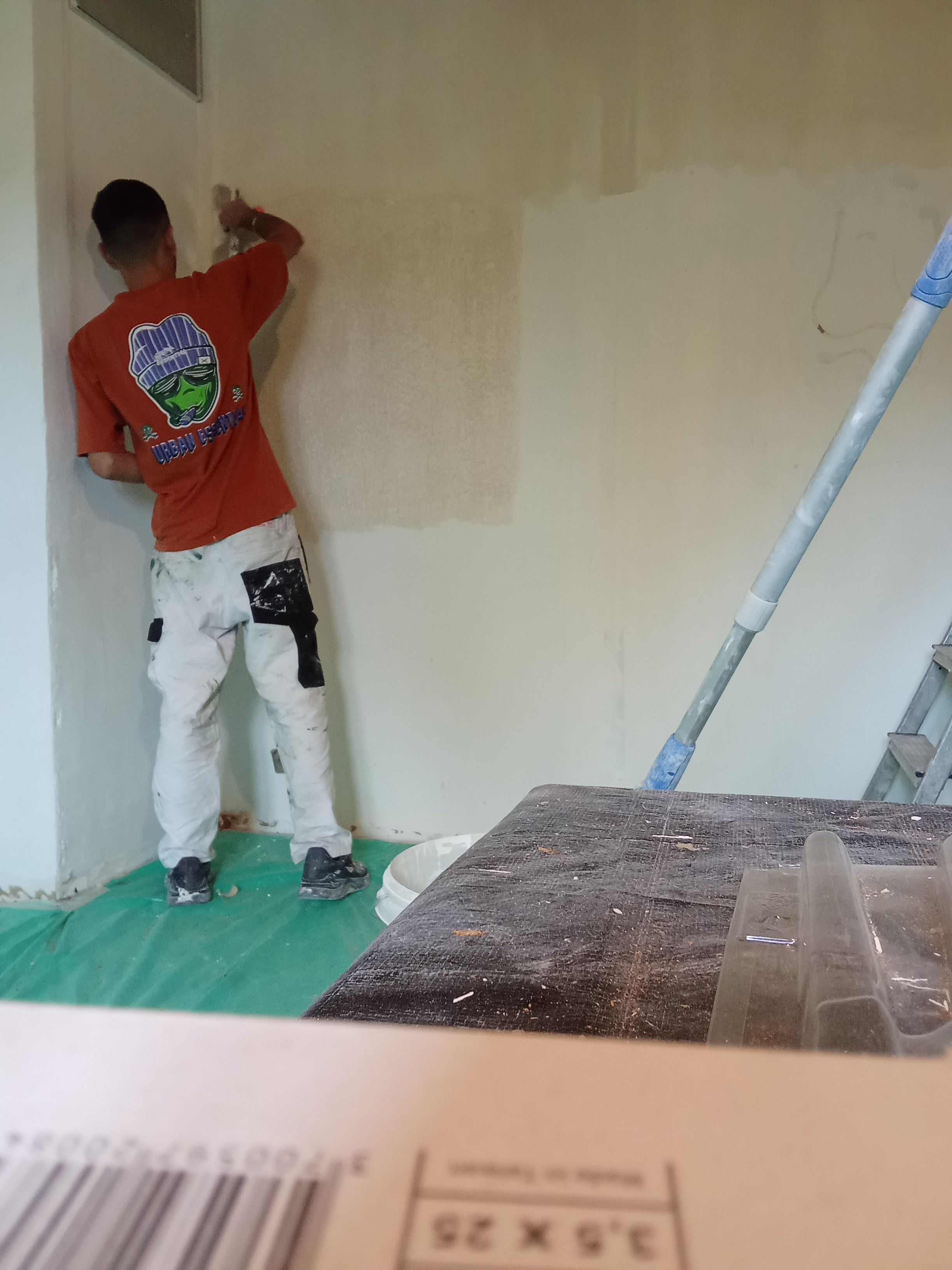 Services d'enduit et peinture disponibles - Miniature 2