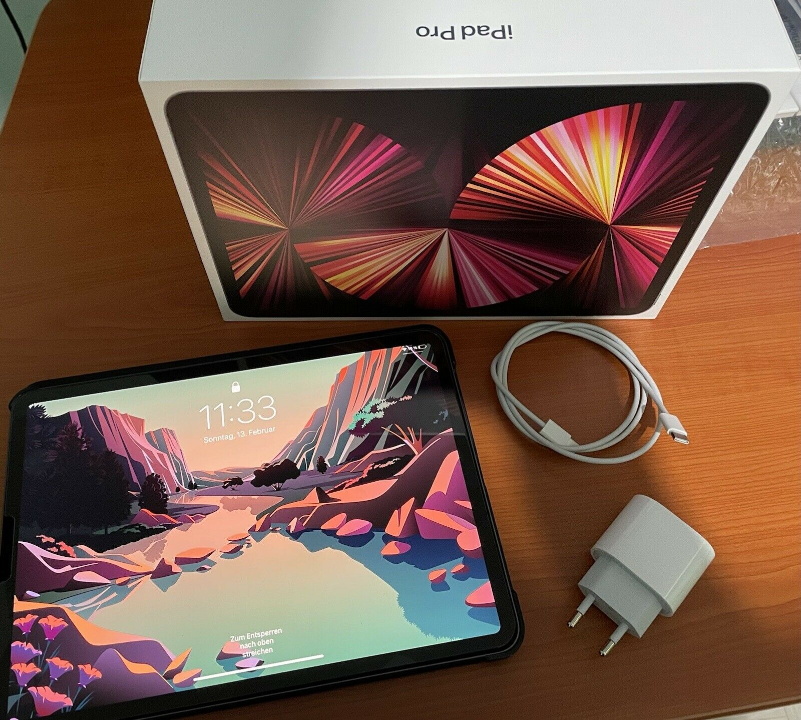 Apple iPad Pro 11 pouces 202a 128 Go Wi-Fi gris sidéral avec étui Apple d'origine. - Miniature 4