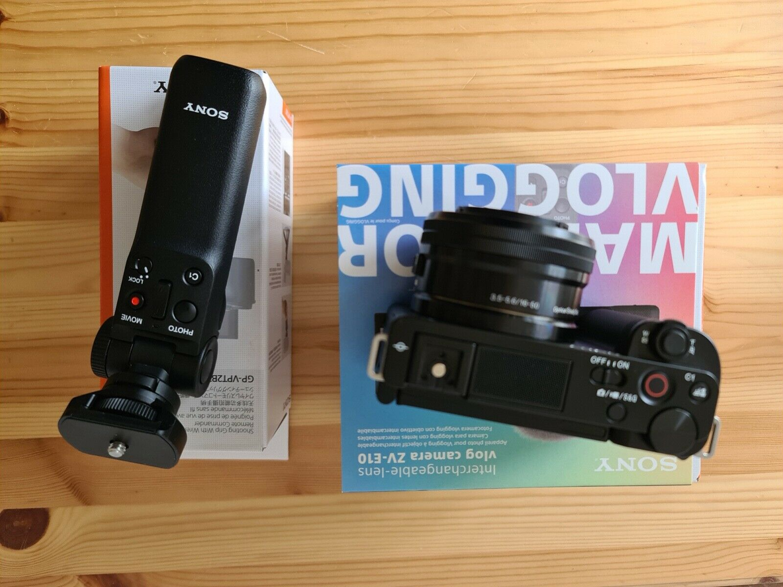Kit Sony Alpha ZV-E10 avec SEL-1650 + poignée Bluetooth - Miniature 2