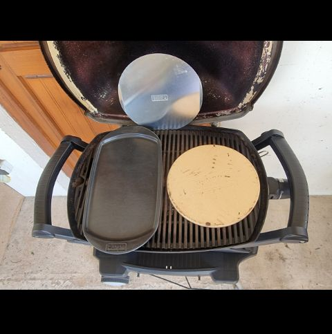 Barbecue Weber Q240 sur chariot pliable