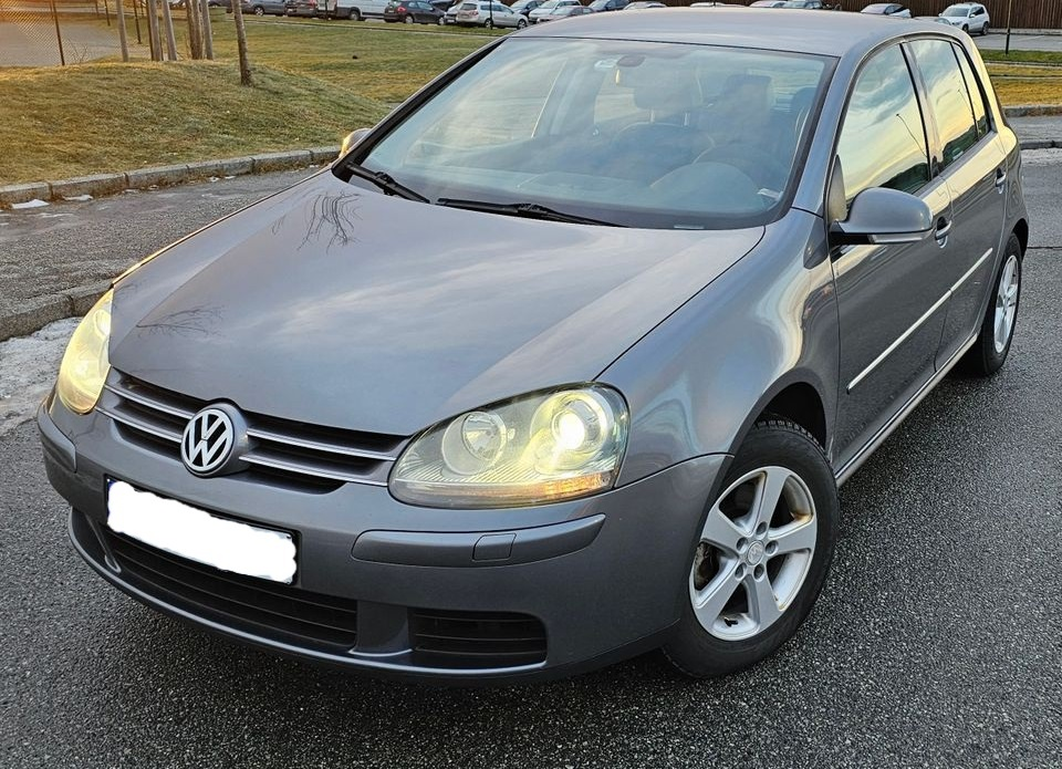 Volkswagen Golf  2.0-140 D 4MOTION - Miniature 2