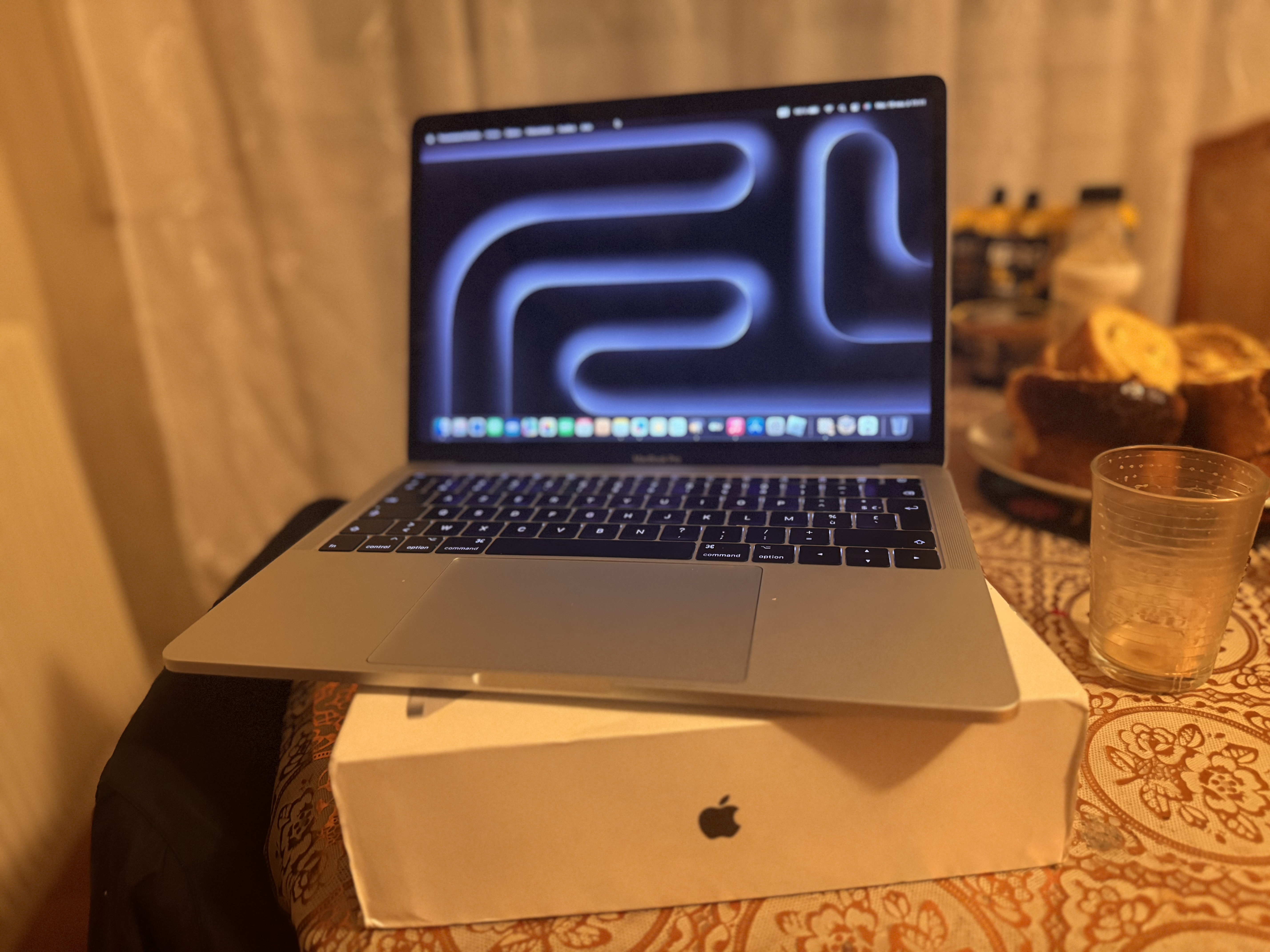 Je vend mon Apple ne tres bonne etat come le neuf - Miniature 4