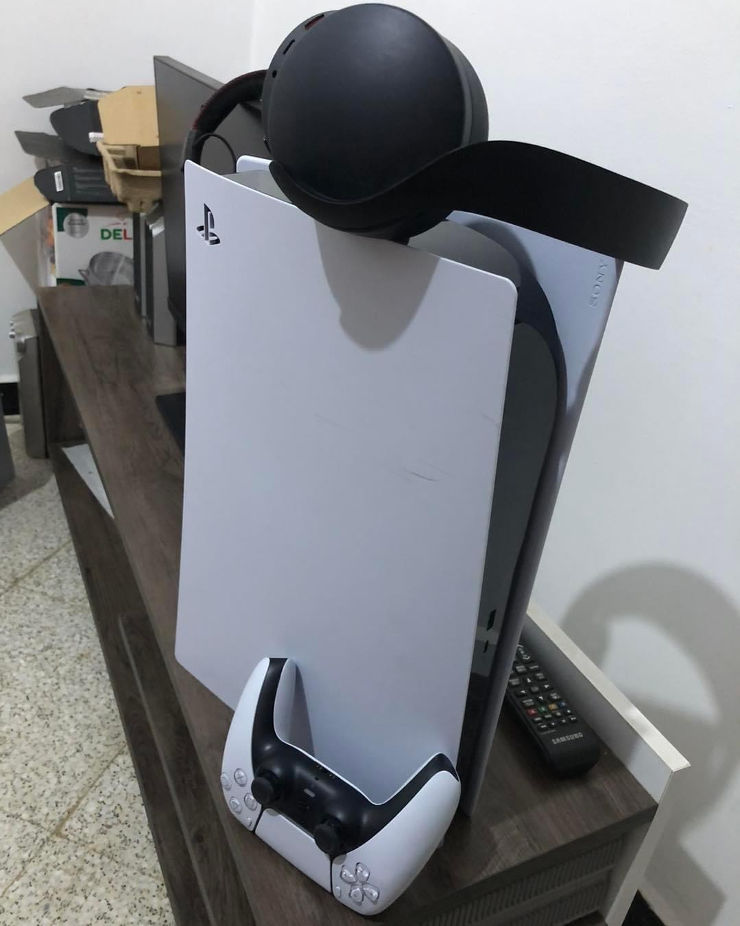 A vendre PS5 encore très en forme comme neuve