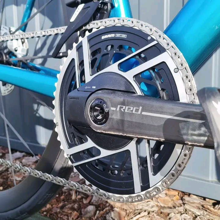 Vélo de route aérodynamique à vendre