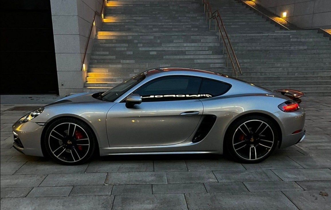 Porsche 718 Cayman GT4 BVM6 4.0L 420 CH (32CV)