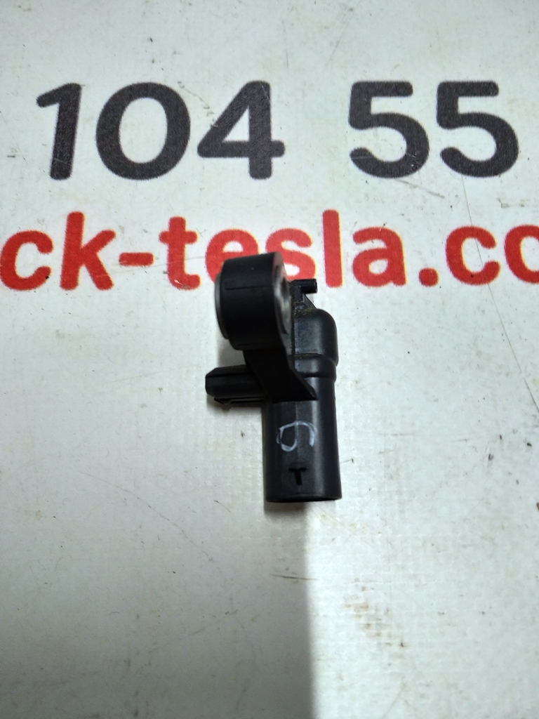 Capteur de choc avant Tesla Model X 1037588-00-A