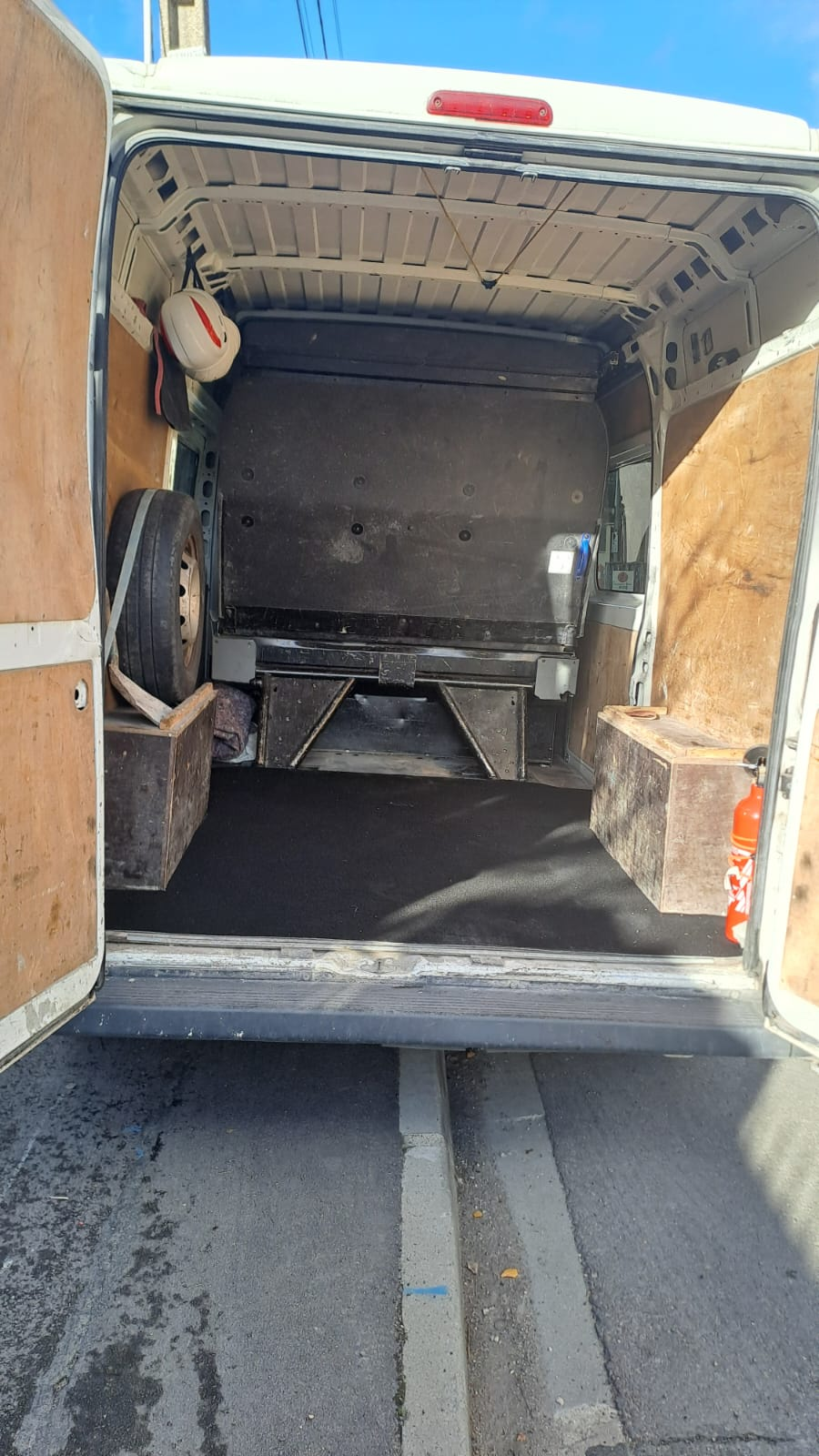 Vends Peugeot Boxer 7 places en excellent état - Miniature 5
