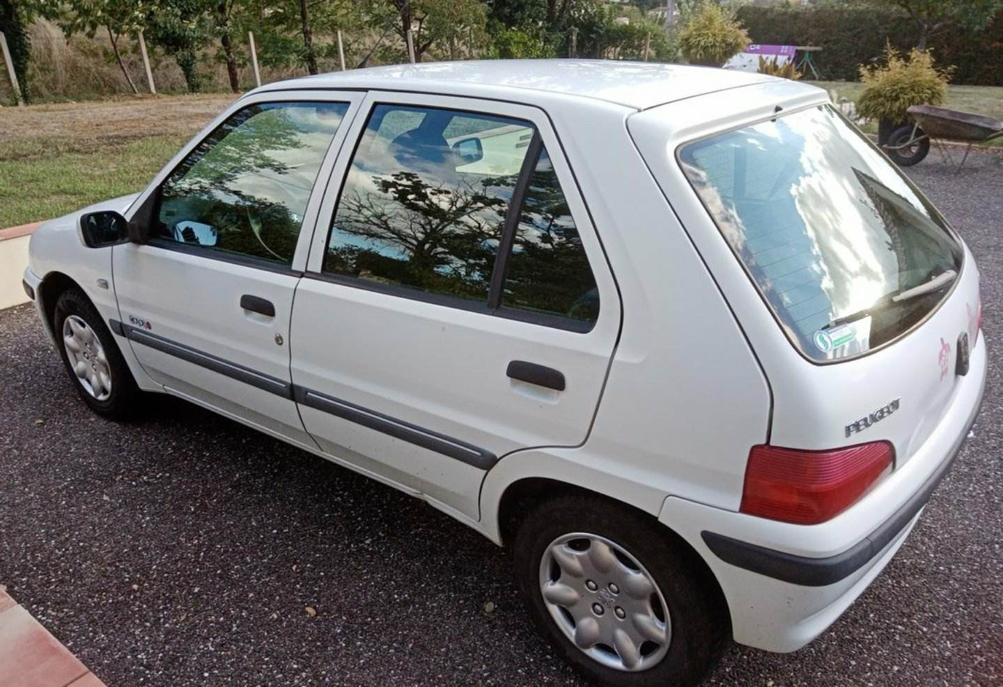 Peugeot 106