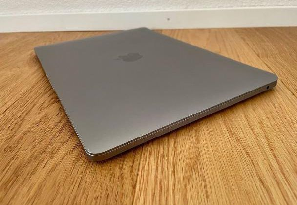 macbook pro 16 pouces comme neuf avec puce M1 pro