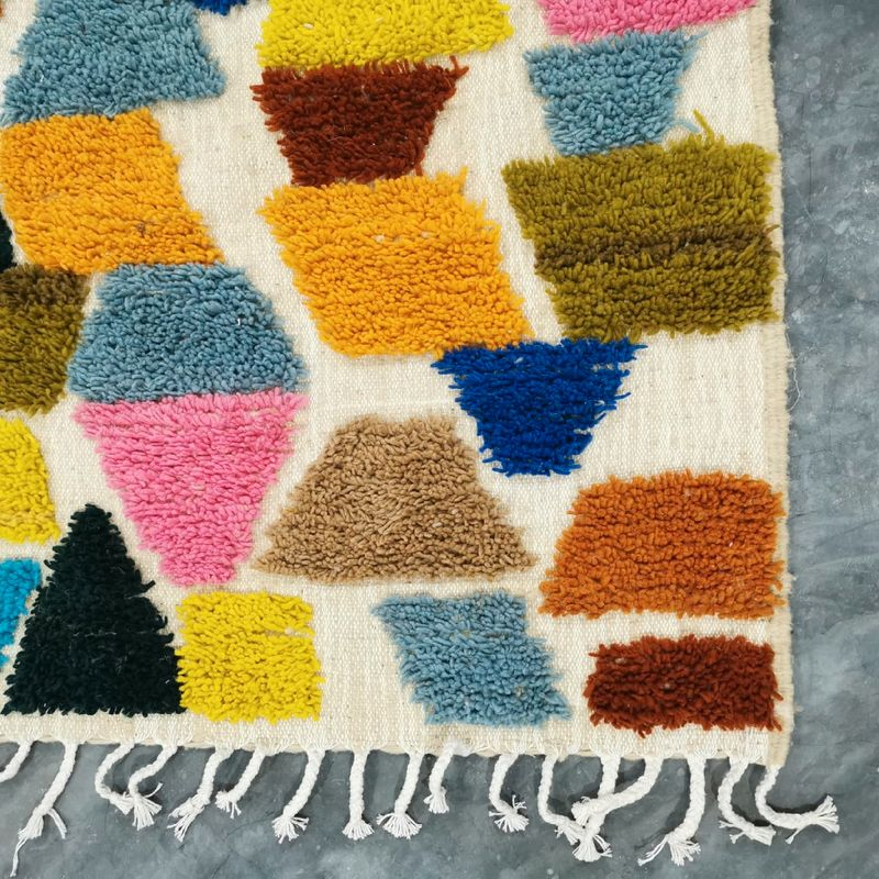 Tapis Blanc Bérbère ,Tapis fait Main au Maroc ,Tapis de laine
authentique
