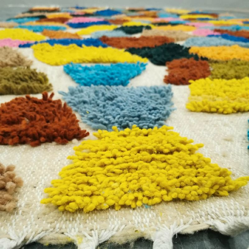 Tapis Blanc Bérbère ,Tapis fait Main au Maroc ,Tapis de laine
authentique - Miniature 2
