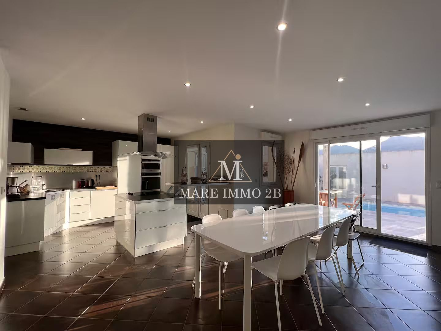 Villa contemporaine avec Piscine - Miniature 10