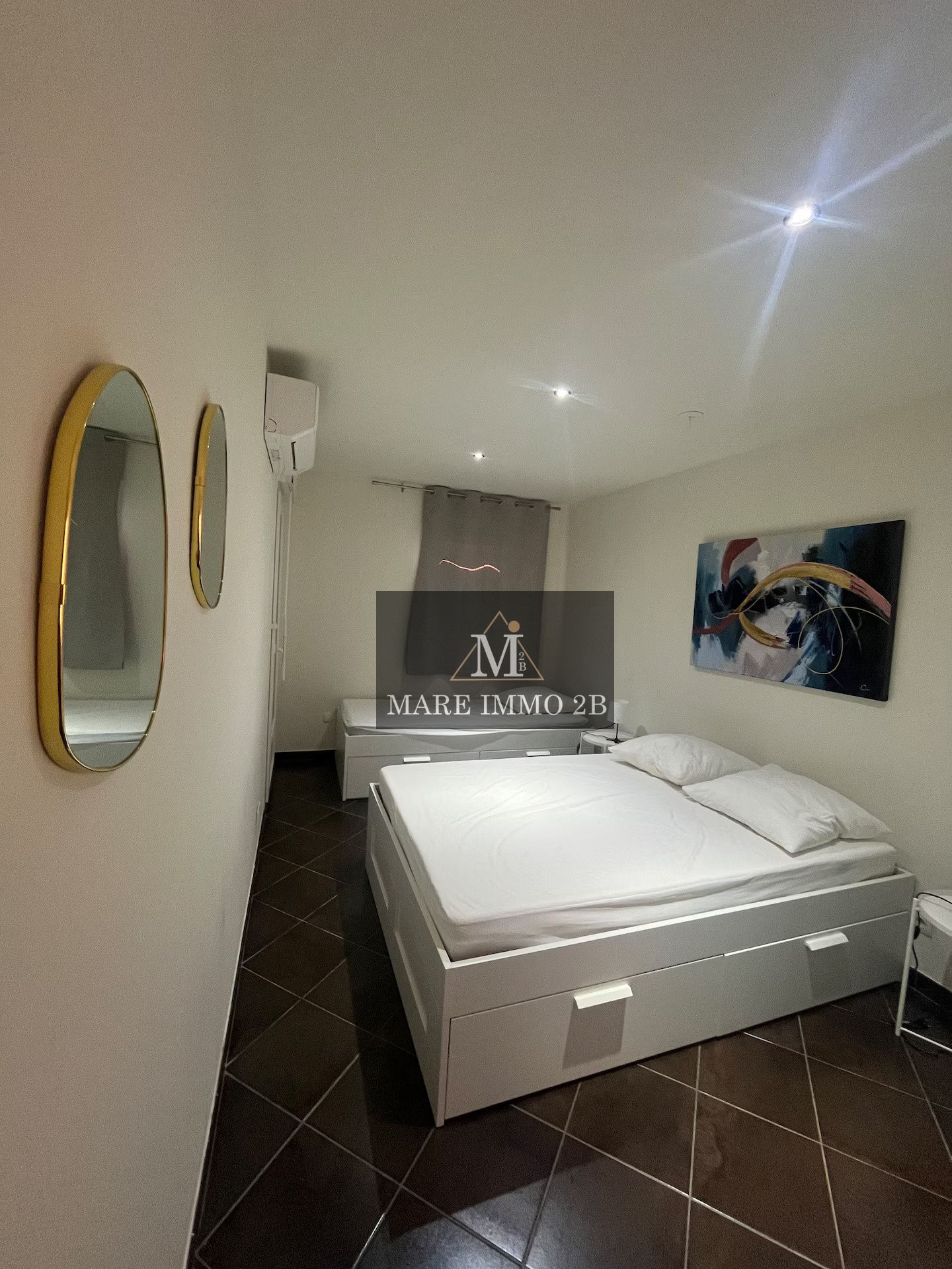 Villa contemporaine avec Piscine - Miniature 2