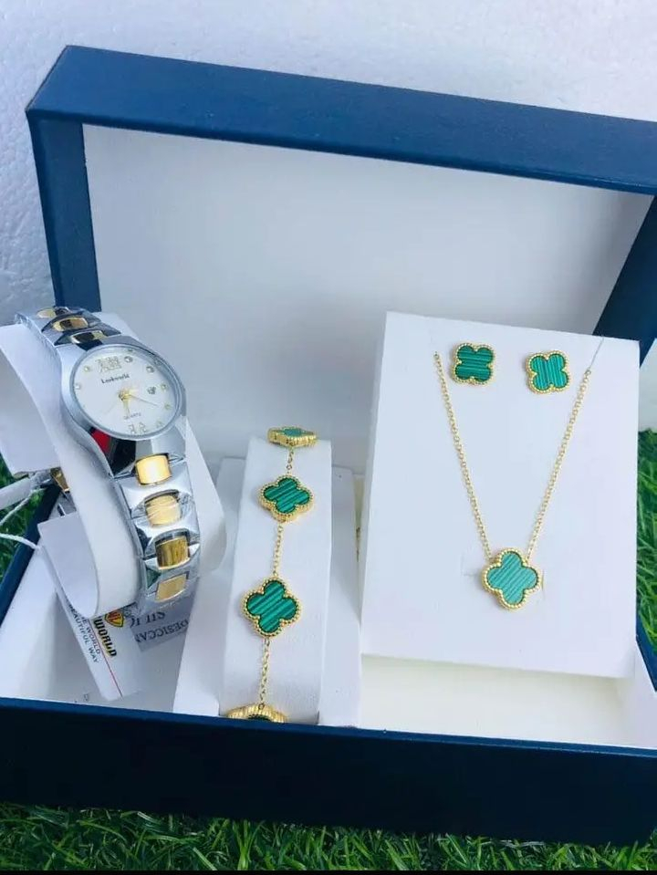 Vente des bijoux pour la saison de printemps