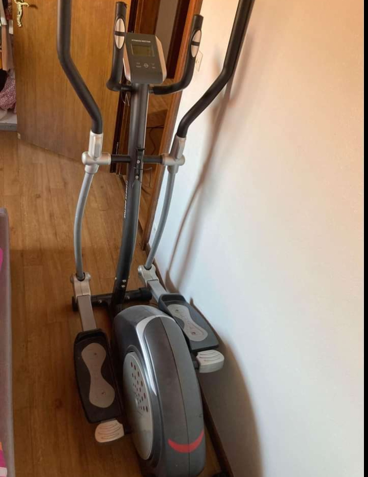 Machine à pédales pour le sport à la maison