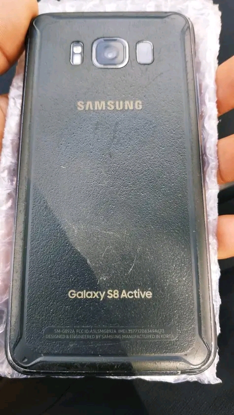 SAMSUNG Galaxy S8
