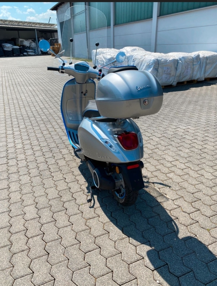 Vespa Électronique/ Moto neuf - Miniature 4