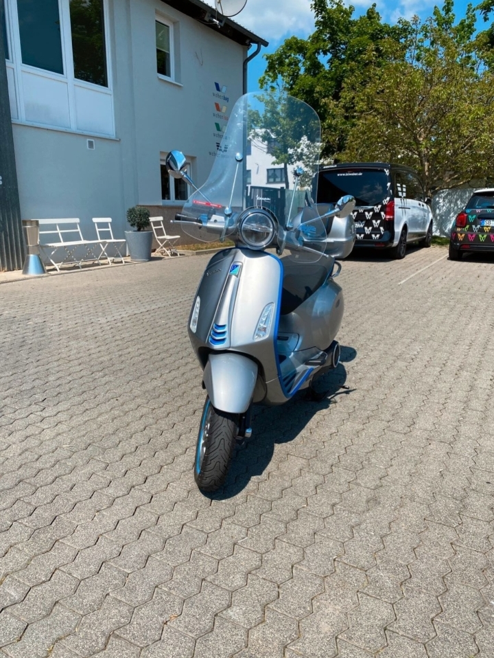 Vespa Électronique/ Moto neuf - Miniature 2