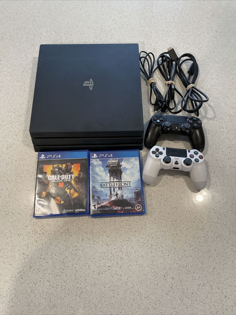 PlayStation PS4 Pro - Photo 1