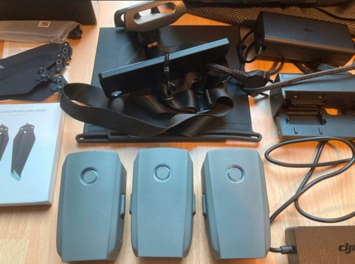 Je vends mon drone bien-aimé Mavic 2 Pro.  Il est en bon état et fonctionne parfaitement. - Miniature 6