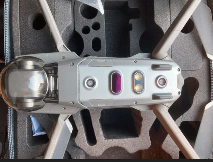 Je vends mon drone bien-aimé Mavic 2 Pro.  Il est en bon état et fonctionne parfaitement. - Miniature 9