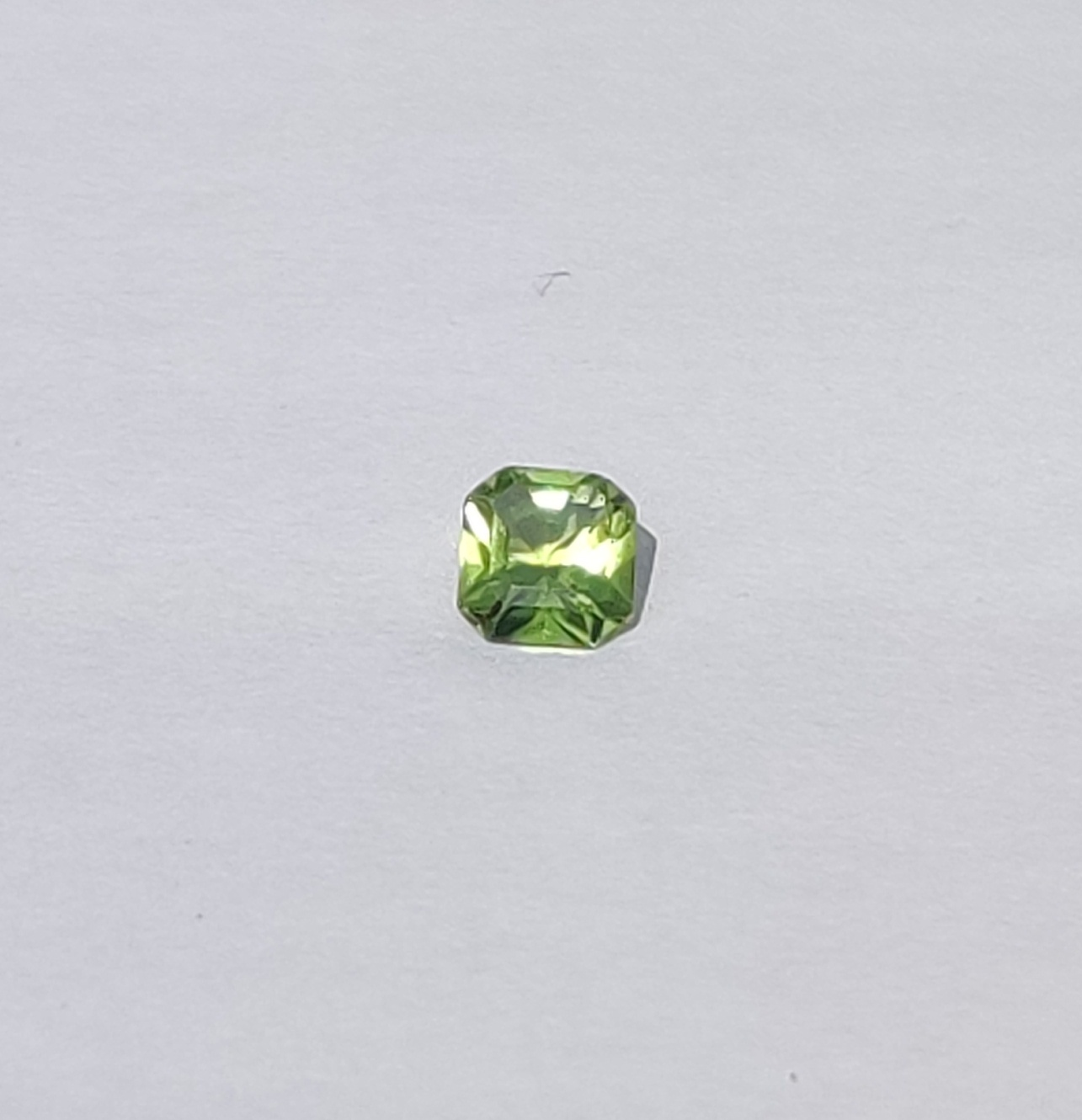 1.87 ct belle peridot 100% naturelle - Miniature 4