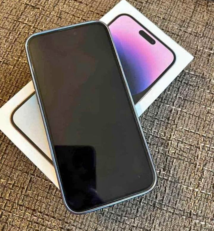 iPhone 14 Pro Max tout neuf avec une capacité de 256GB