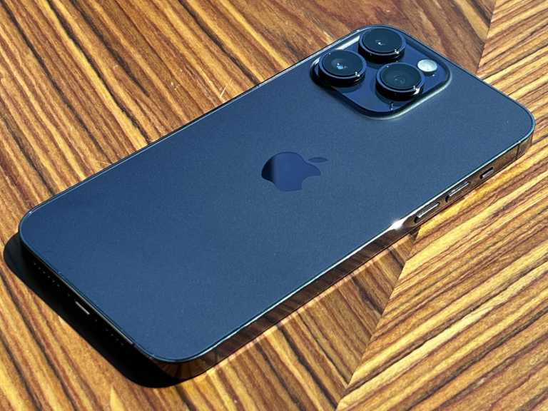Je propose mon iPhone 14 Pro Max très bien entretenu