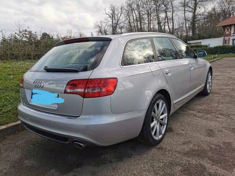Voiture Audi A6 - Miniature 3
