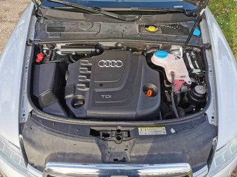 Voiture Audi A6 - Miniature 2