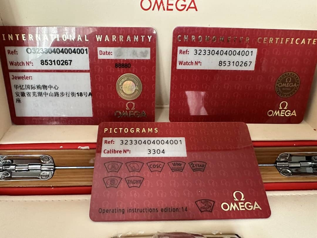 Omega Speedmaster date Limited Edition Panda Dial 2013 Brand New - Miniature 5