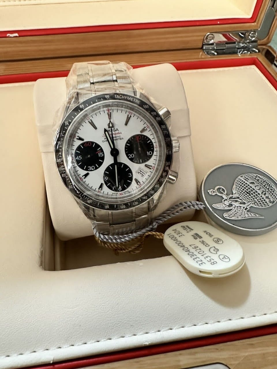 Omega Speedmaster date Limited Edition Panda Dial 2013 Brand New - Miniature 2