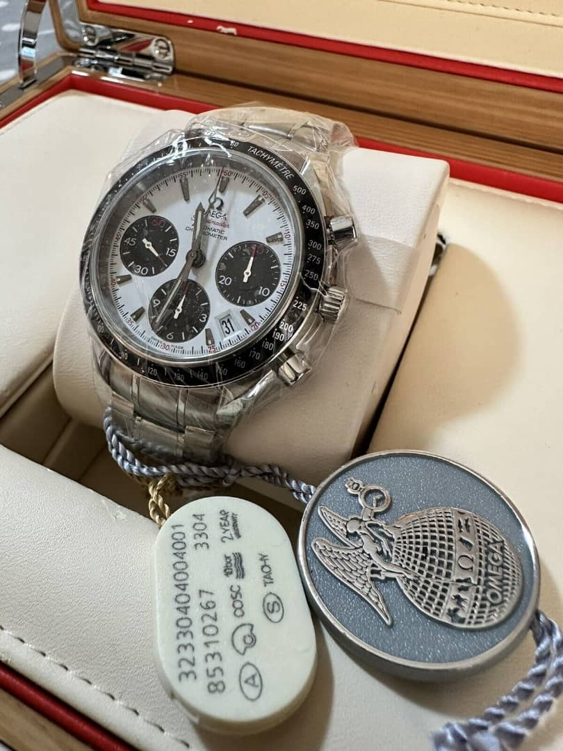 Omega Speedmaster date Limited Edition Panda Dial 2013 Brand New - Miniature 4