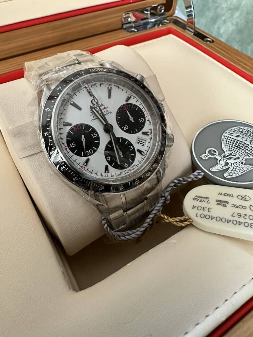 Omega Speedmaster date Limited Edition Panda Dial 2013 Brand New - Miniature 6