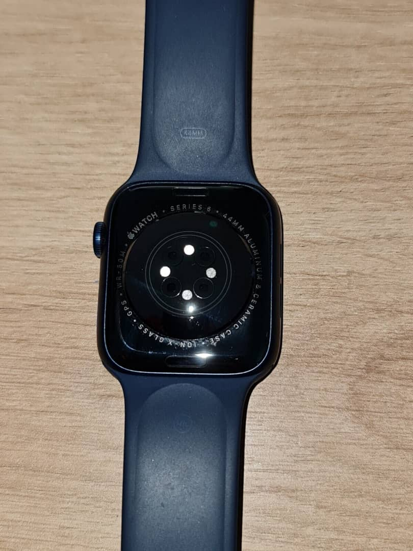 Apple watch serie 6 couleur bleu 44 min
