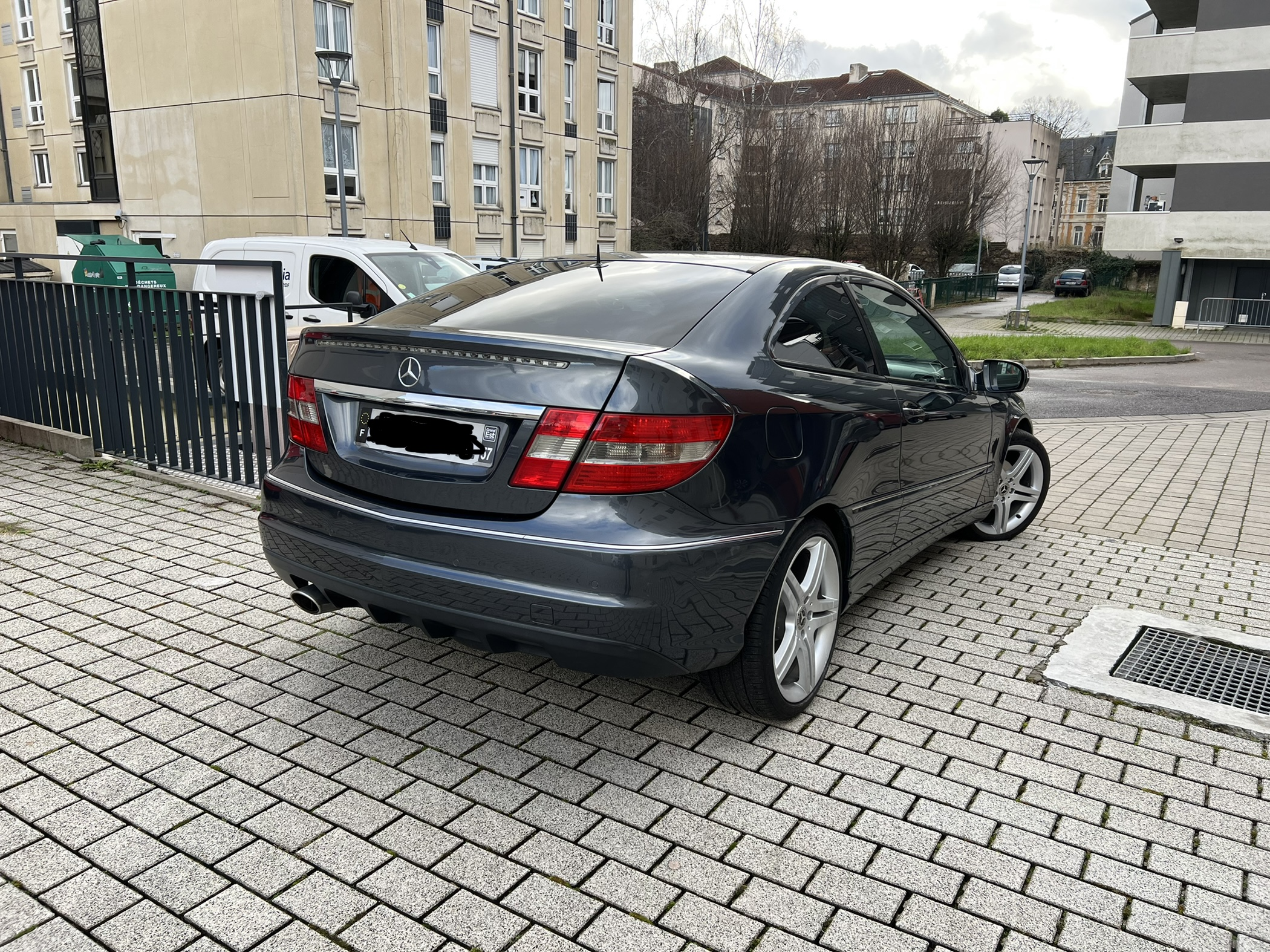 MERCEDES CLC 220 PACK AMG - Miniature 3