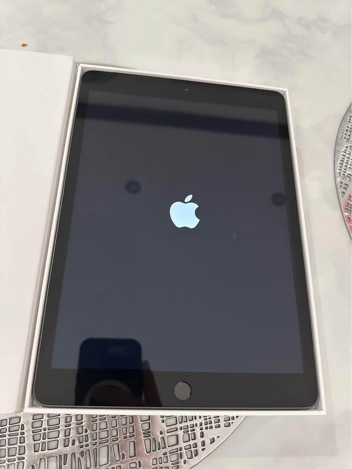 iPad Air 2020 à vendre - Paris uniquement - Miniature 2