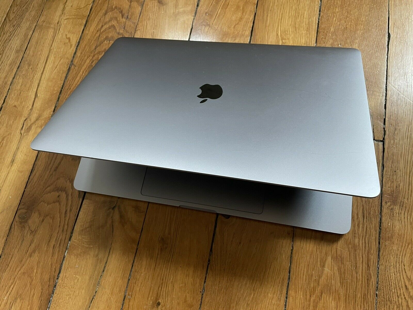 MacBook Pro 16 pouces - Miniature 3