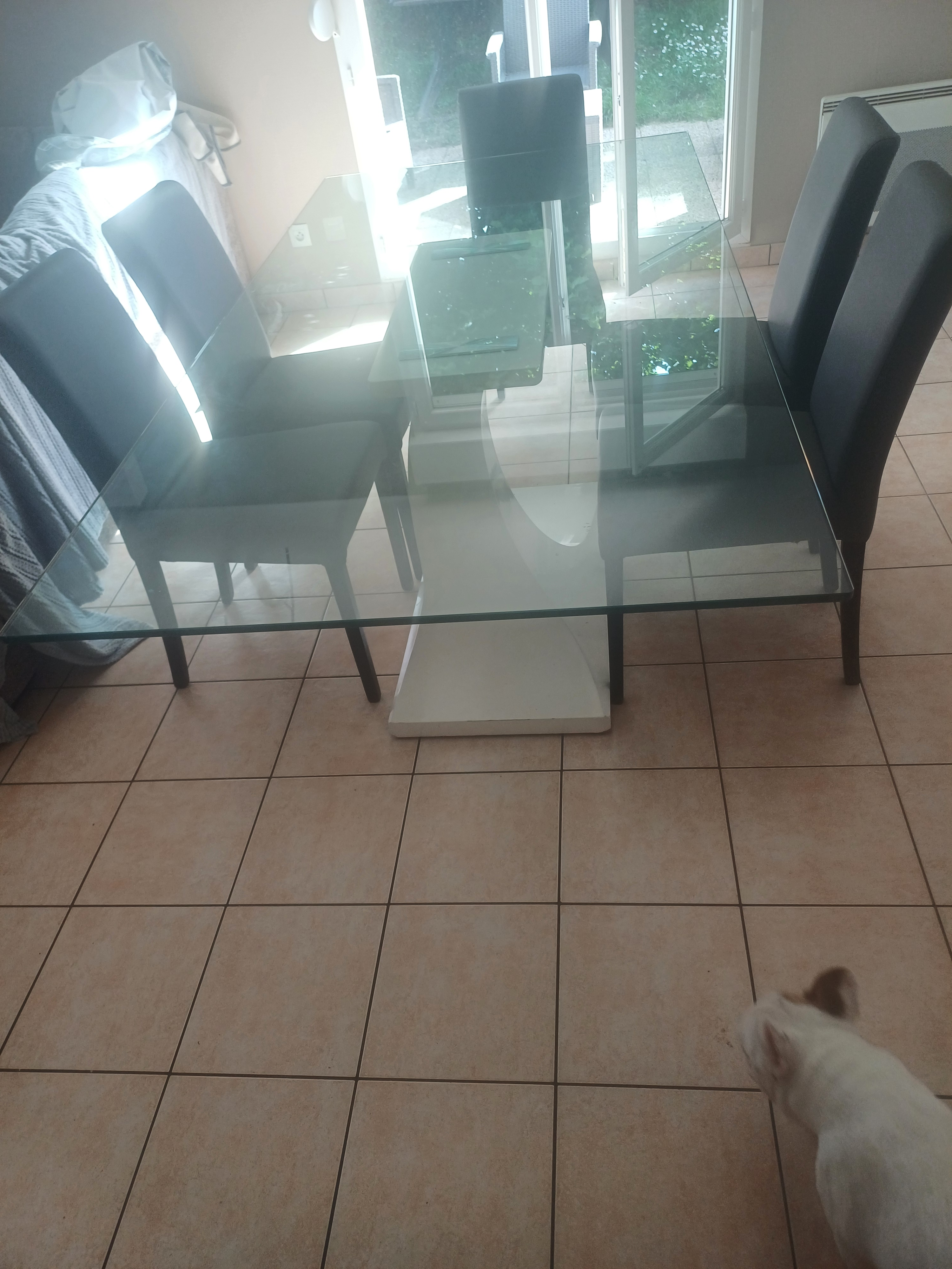 Table en verre à manger avec 5 chaises