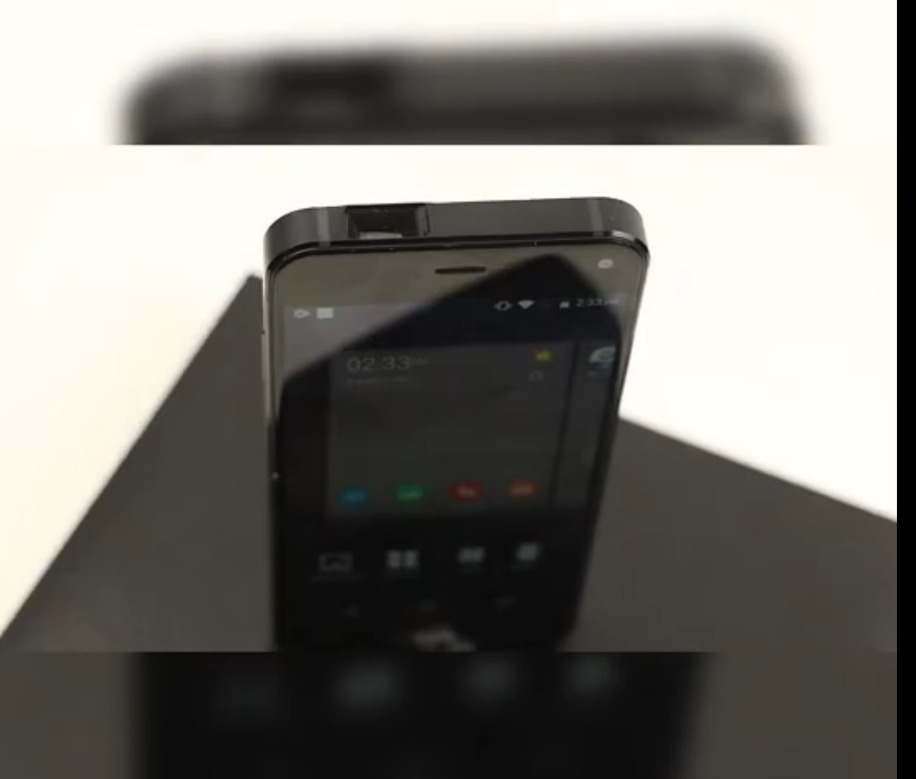 Phone Projector QU2 Écran :5.5 Charge rapide :65W NEUF 4go 128Go