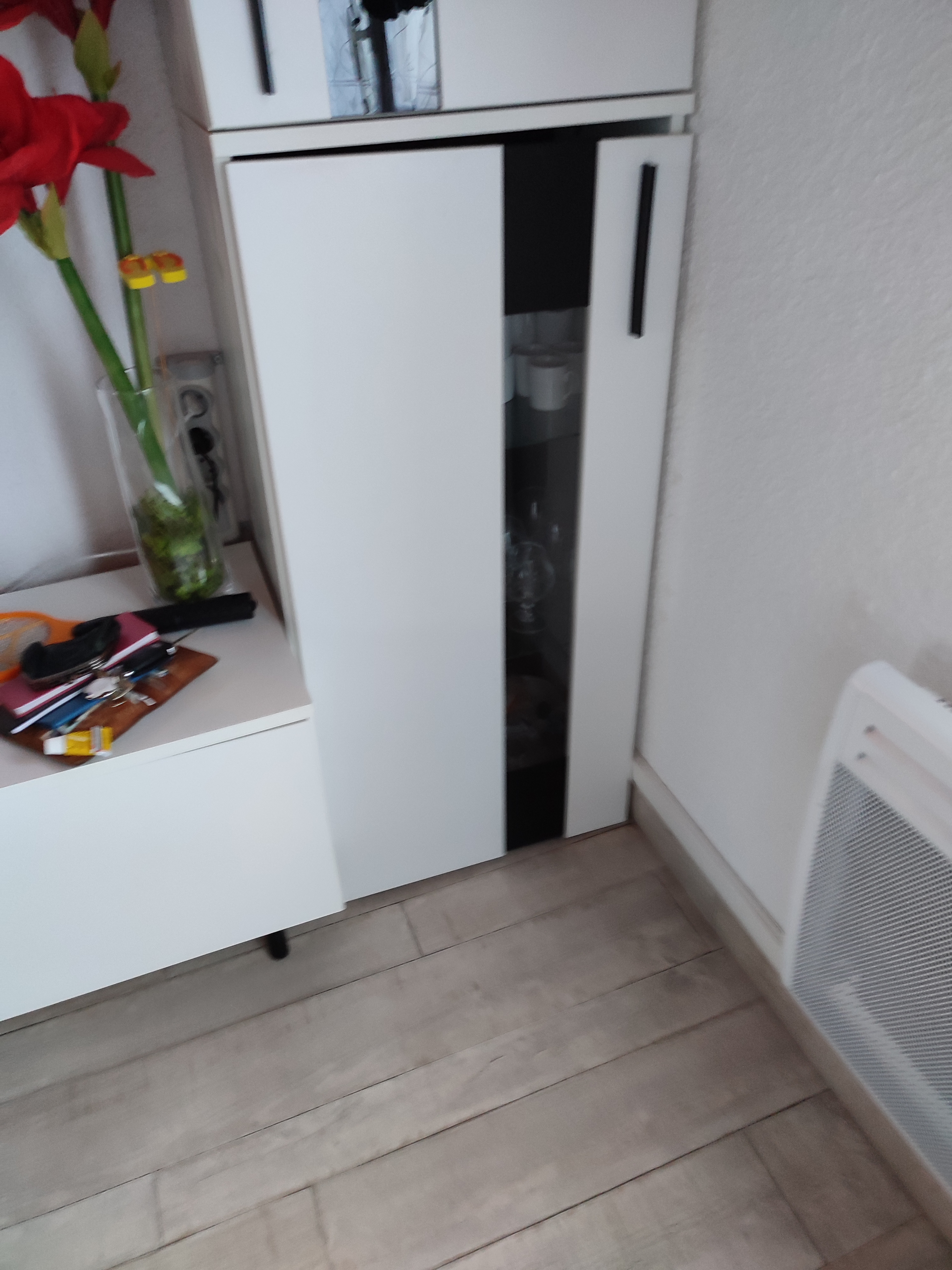 Meuble bas TV et deux meuble verrier