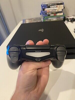 PlayStation 4 Pro noir