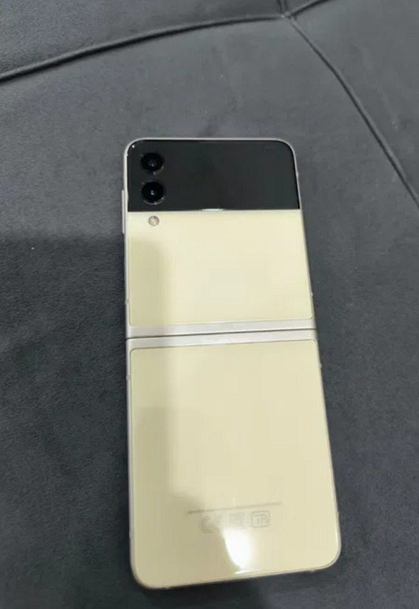 Samsung Galaxy Zflip3 5G / 256 GB