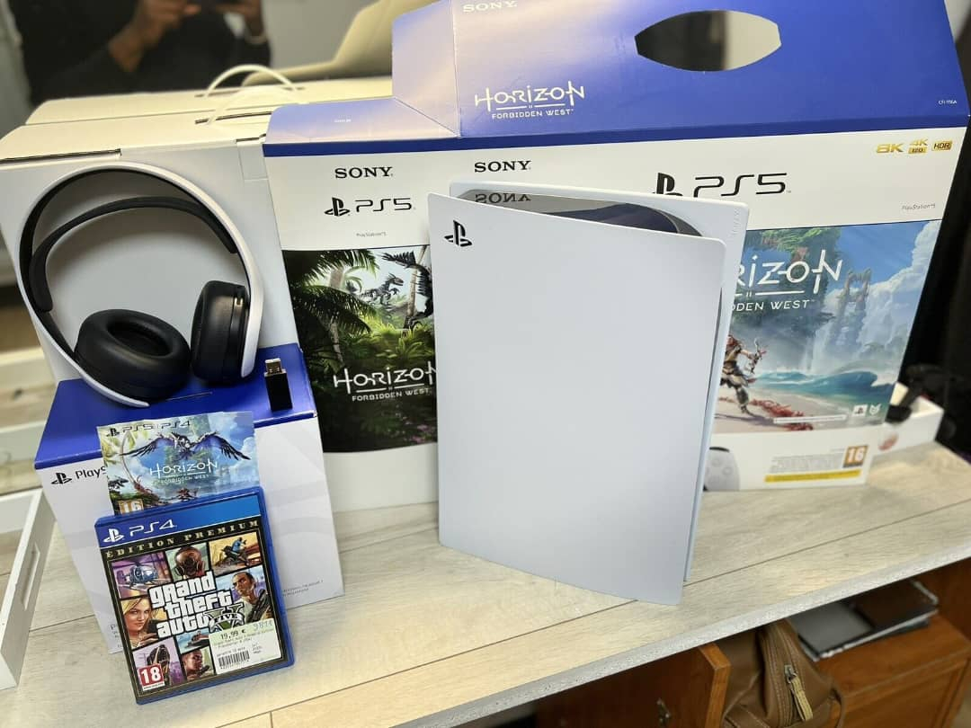 Sony PS5 Blu-Ray Edition Console - Blanc