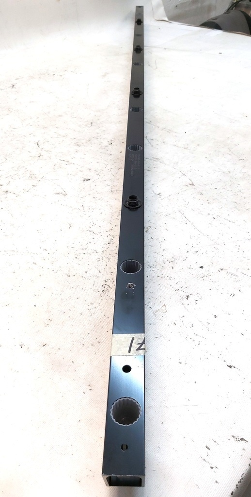 Ensemble de renfort central du logement de la batterie principale
1097408-00-N