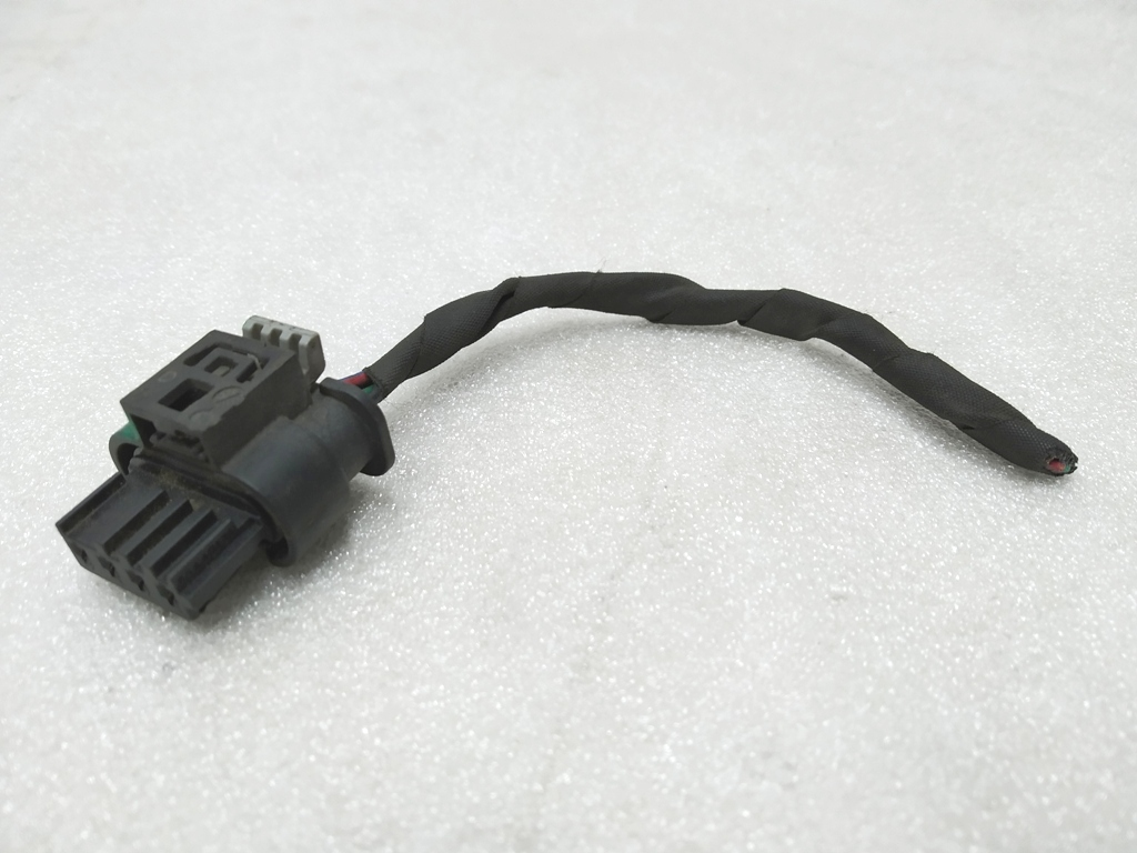 Connecteur d'entraînement d'œillet de câblage de pare-chocs avant (4 broches) Tesla modèle S REST 10