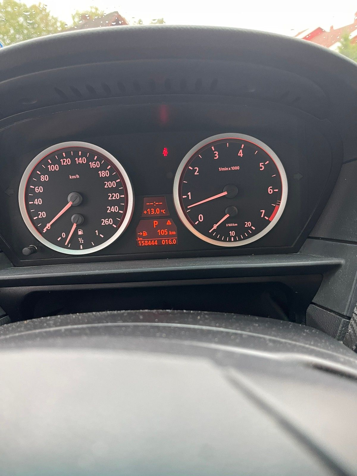 Moi c'est François et j'aimerais vendre ma voiture pour régler
problème familial