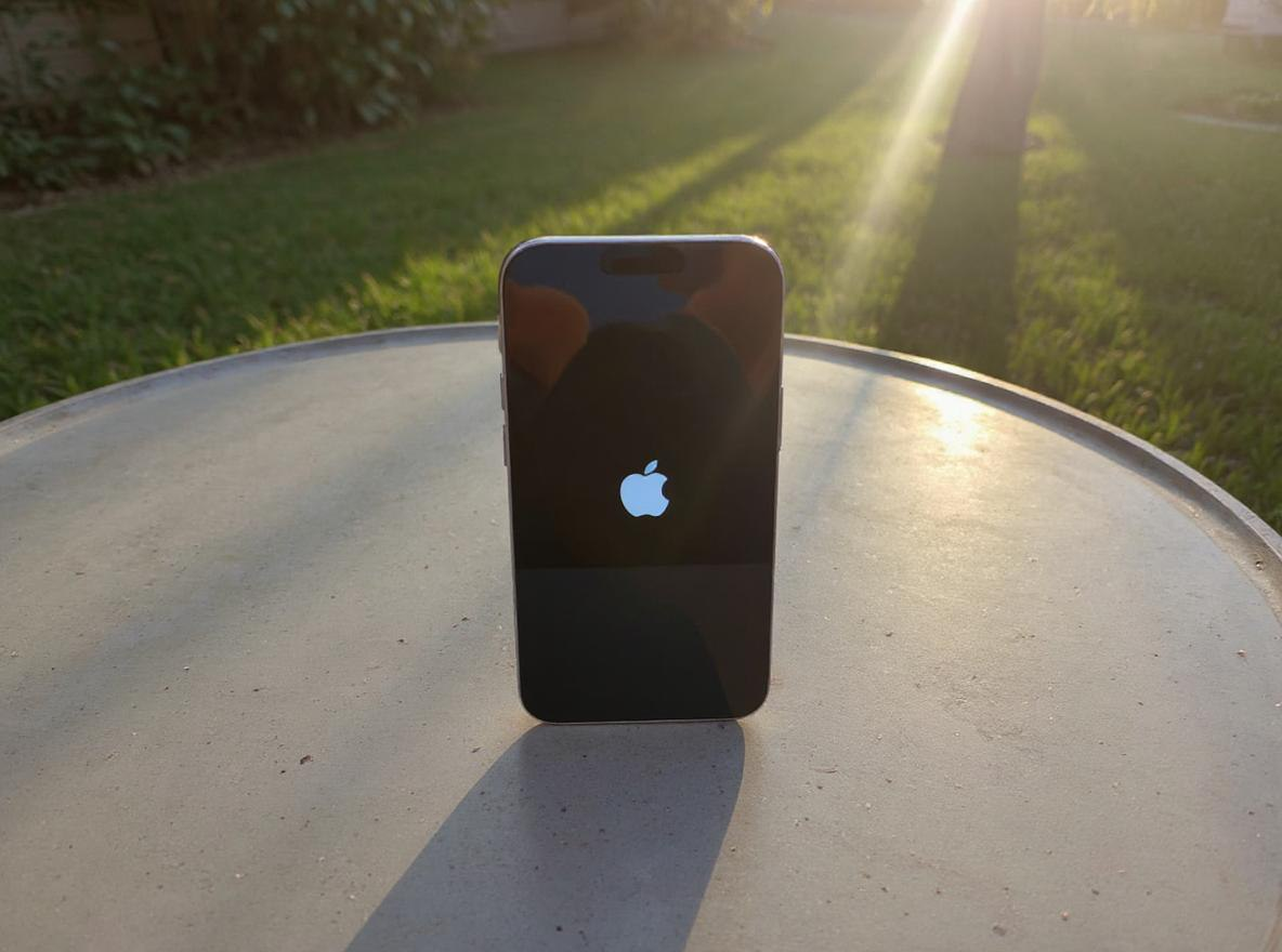 iPhone 14 d'origine - 128 Go( REMISE EN MAIN PROPRE SUR PARIS !) - Miniature 2