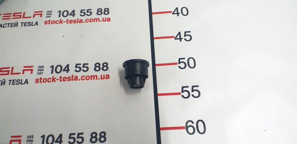Butée de couvercle de coffre Tesla  1013804-00-D